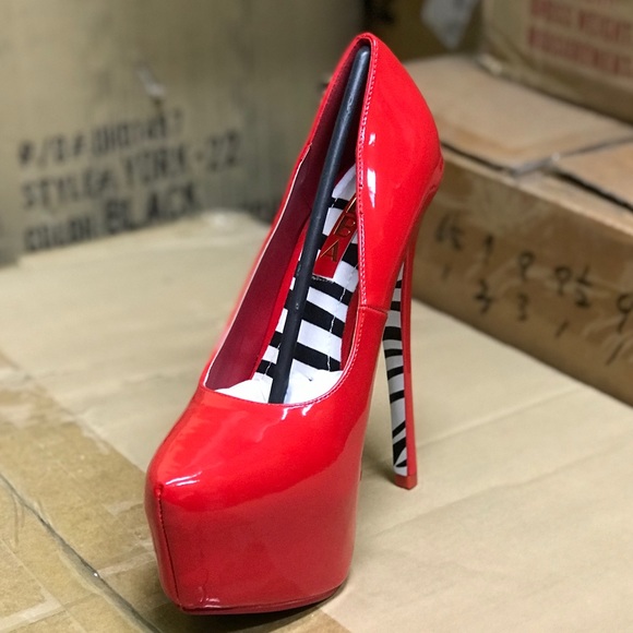Shoes - ♥️ Get ready for new years  ♥️
